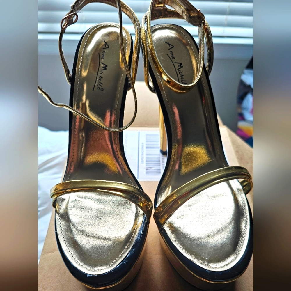 Size 10 gold stiletto Anne Michelle heel